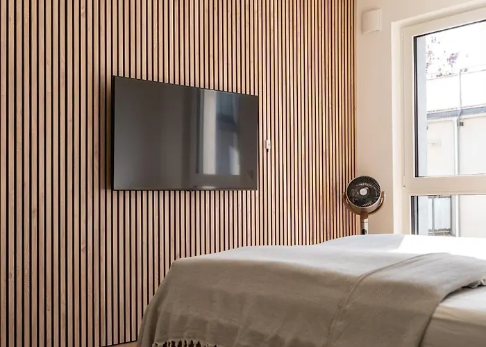 Апартаменты Hideaway Lounge Sure *