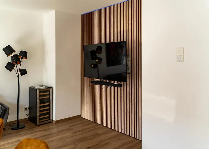 Hideaway Lounge Sure *